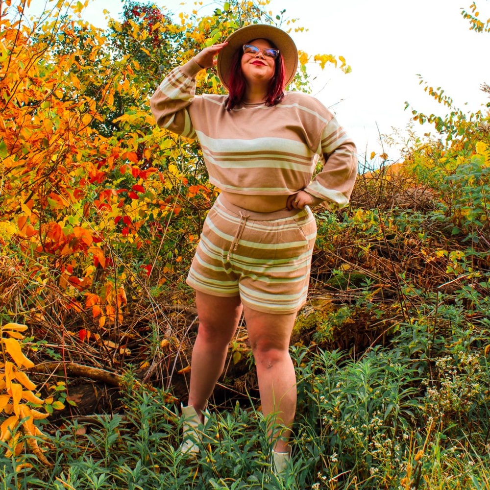 Two Piece Lantern Sleeve Tan Cream Beige White Sweater & Shorts Lounge Set XXL - Picture 2 of 5
